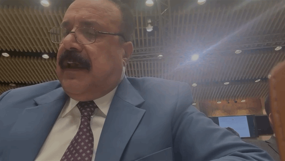 "لولا تنازلنا لما جلستَ في مكانك".. مشادة بين الجبوري والحلبوسي تحت قبة البرلمان (فيديو)