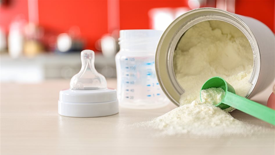 تحذير للأهالي... شركات عالمية تسحب حليب الأطفال بسبب مواد سامة! 