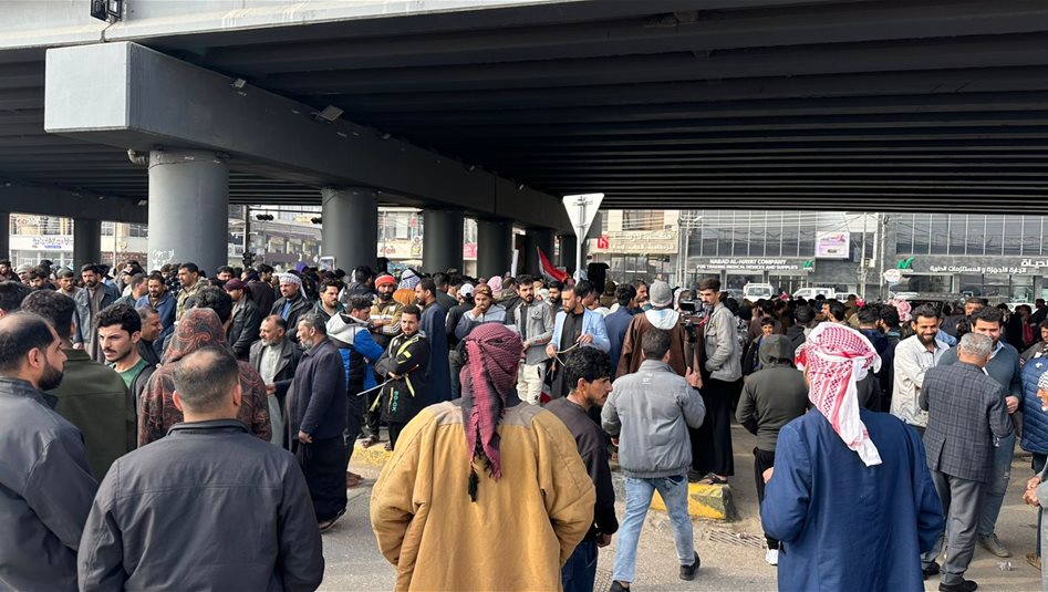 ميسان.. تظاهرة حاشدة لأصحاب معامل الطابوق احتجاجا على قطع حصص النفط الأسود