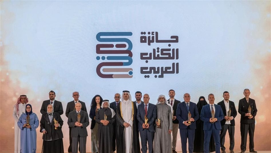 من الدوحة.. الدكتور كيان حازم يرفع اسم العراق عالياً في حفل جائزة الكتاب العربي 