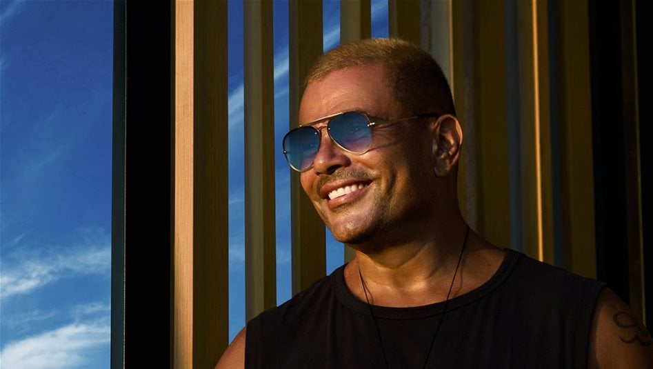 تصريح صادم لموسيقار شهير: عمرو دياب ليس مطرباً