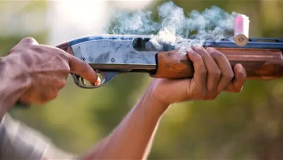 العراق – رجل يقتل ابنه ببندقية صيد ثم يطلق عليه رصاصة أخرى غربي بغداد