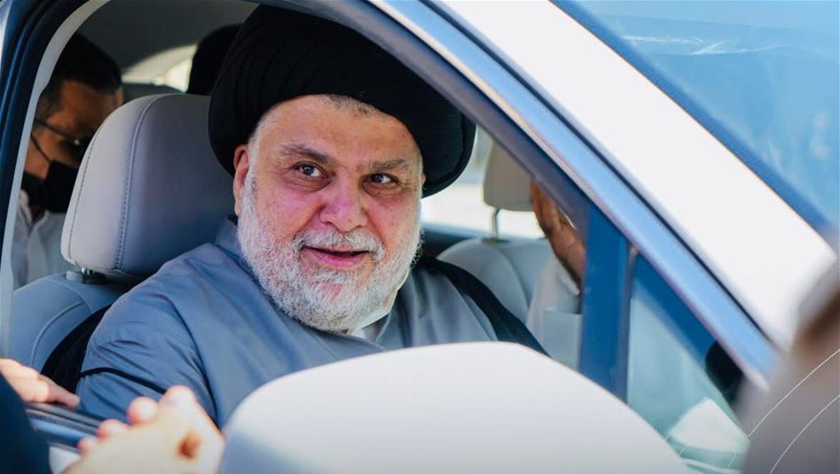 رجل يصادف السيد الصدر وهو ذاهب الى كربلاء لاداء الزيارة، شاهدوا ماذا طلب منه؟