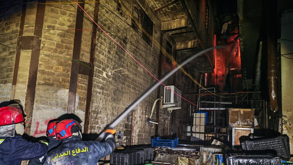 اندلاع حريق في شارع الرشيد وسط بغداد 