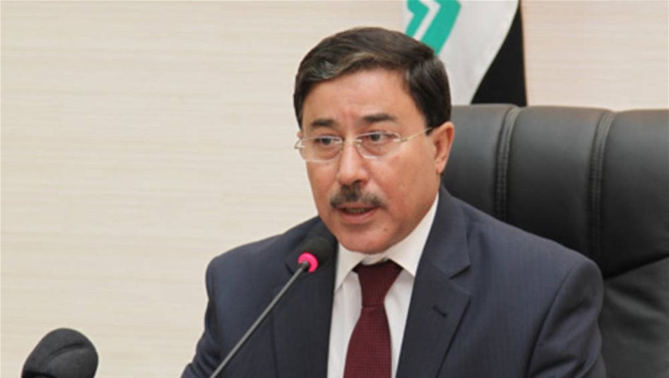 محافظ البنك المركزي ينفي تلقيه تحذيرات "تجميد الدولار" بسبب ترشيح المالكي