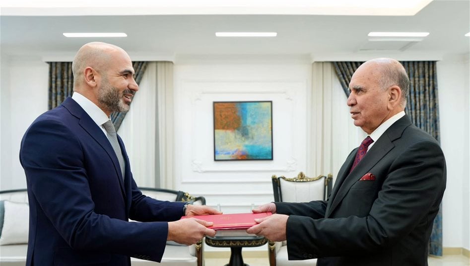 سفير لبنان يقدم اوراق اعتماده في بغداد 