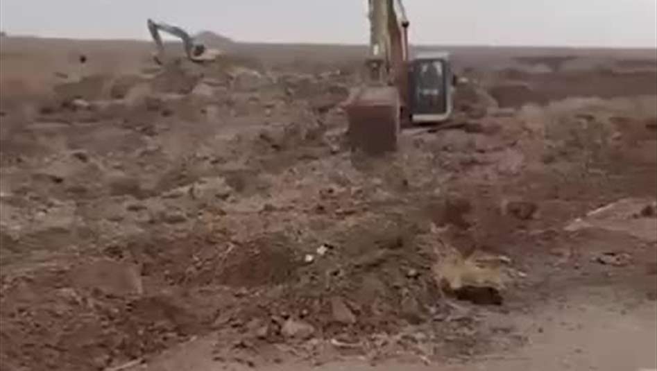 بالفيديو.. نائب سابق يطرد ايرانيين من ارض والده في البصرة