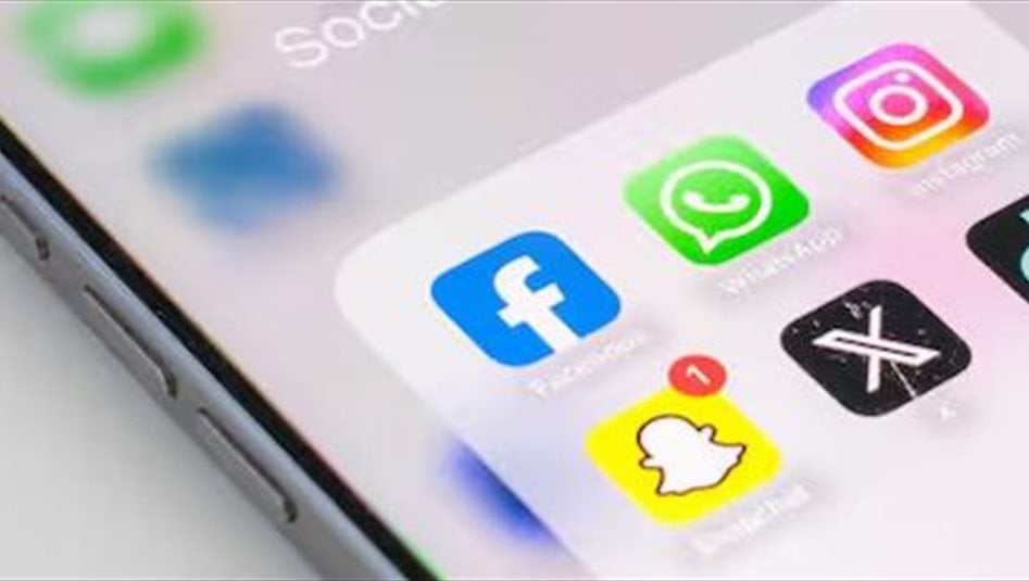 "Instants": محاولة "ميتا" الجديدة لاستنساخ جوهر "سناب شات"