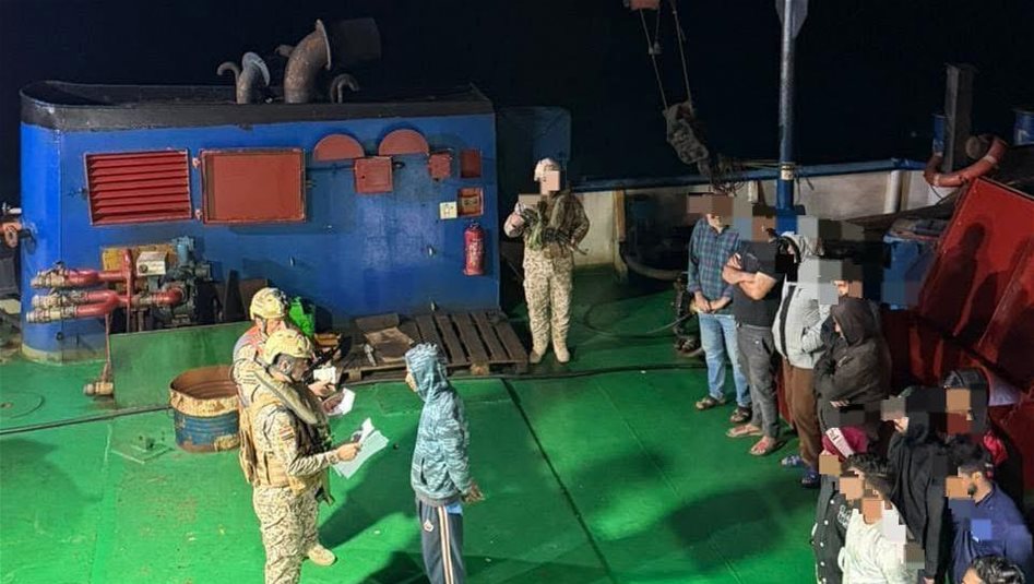 العراق – كما تم ضبط زورق قطر يقوم بعمليات تهريب داخل المياه الإقليمية العراقية