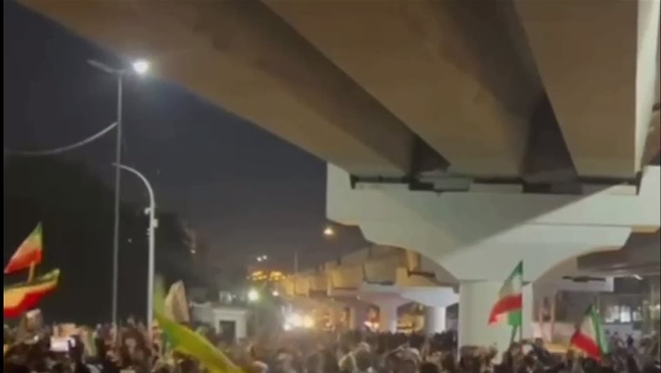 تعزيزات وحواجز كونكريتية.. الامن يتخذ اجراءات طارئة امام "معلق بغداد"