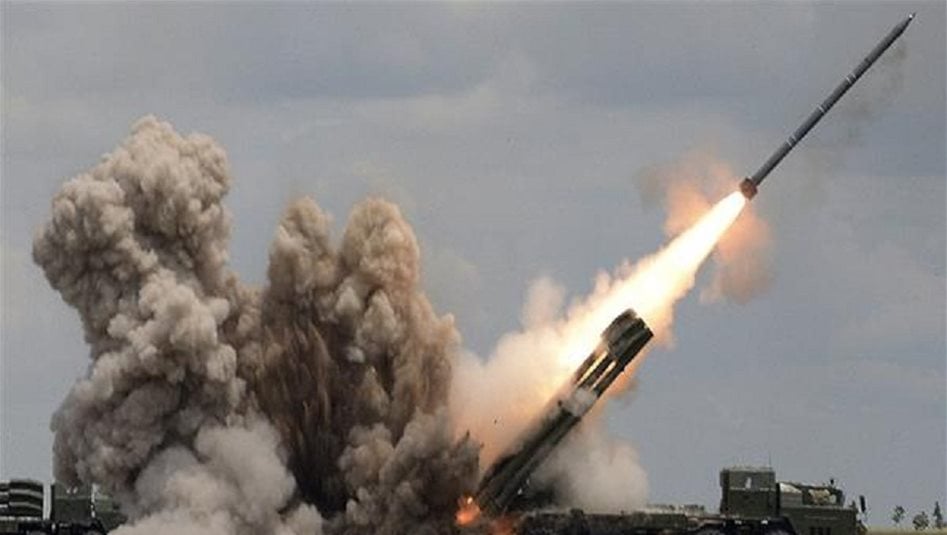 بالفيديو.. أعمدة الدخان تتصاعد من الفجيرة الإماراتية