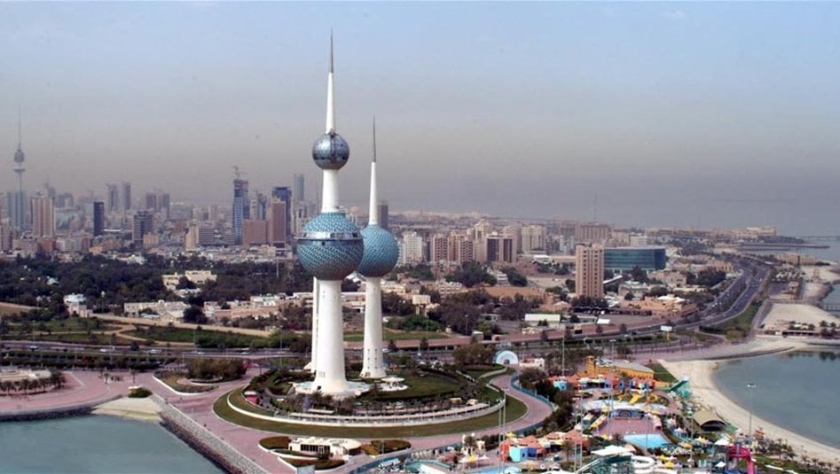 الكويت تعلن: دفاعاتنا تتعامل مع هجمات صاروخية وطائرات مسيرة