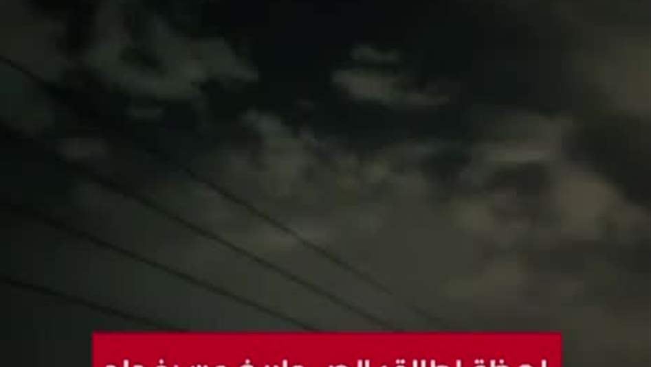 اللحظات الأولى لإطلاق الصواريخ من بغداد باتجاه السفارة الأميركية