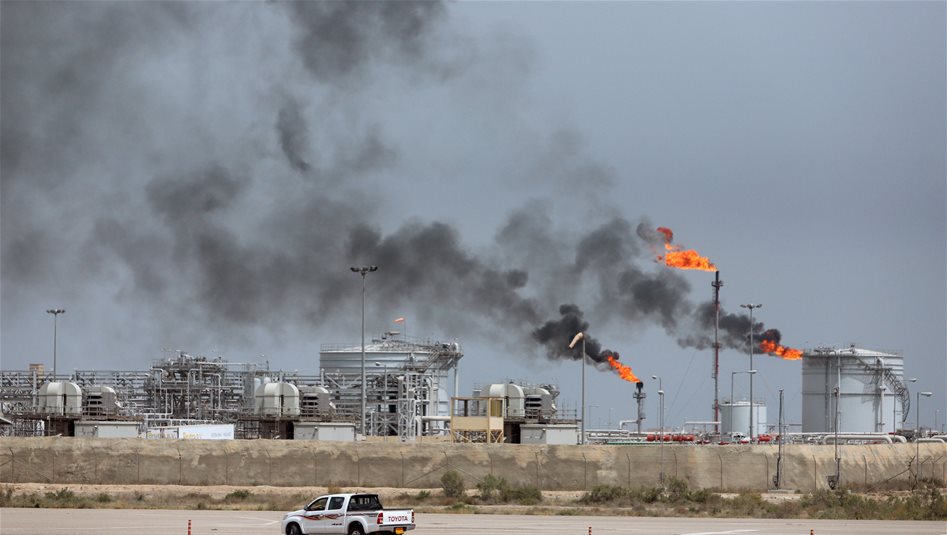 رئيس البرلمان الايراني: اذا استمرت الحرب هكذا.. لا انتاج ولا بيع للنفط في المنطقة
