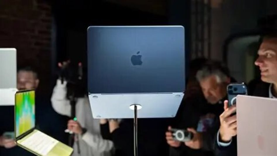 بينها "ماك بوك" وهواتف قابلة للطي.. أبل تطلق أجهزة ألترا الجديدة
