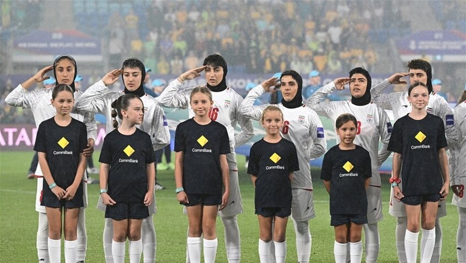 لاعبة إيرانية تتراجع عن طلب اللجوء في أستراليا وتربك السلطات