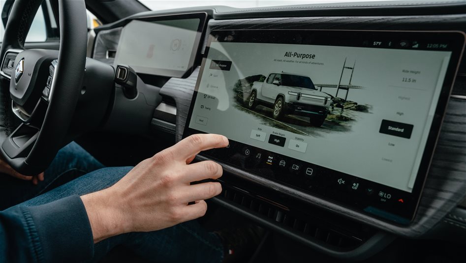 الجيل الذي لا يشتري سيارة بل يشتري هوية