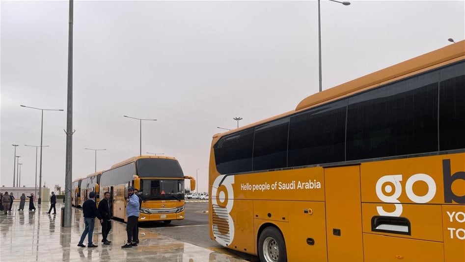 الخارجية تعلن وصول أول دفعة من العراقيين العالقين في الخارج 