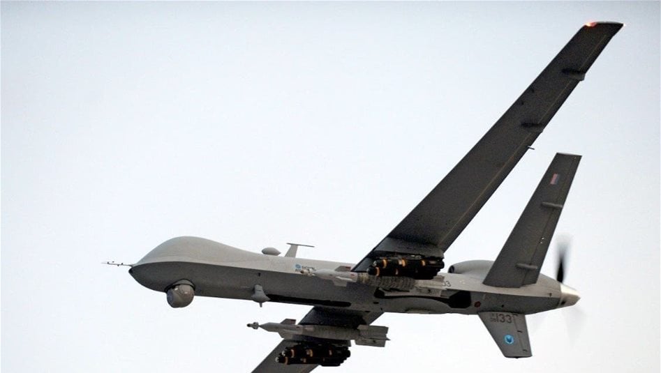 بالصورة.. سقوط طائرة مسيرة في القائم خطت عليها عبارات عربية 