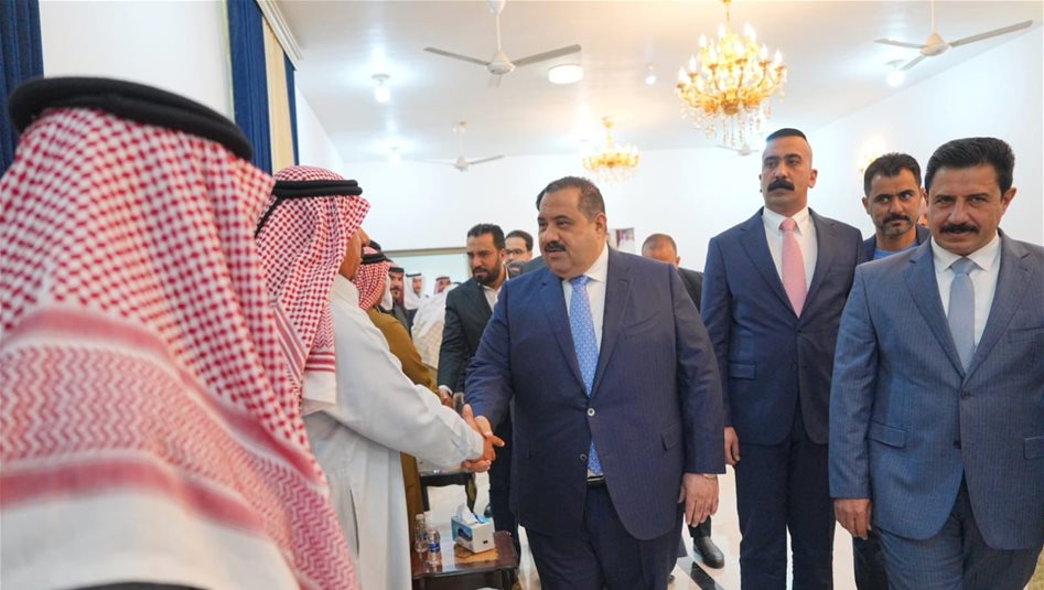 العراق – لبحث قضايا عامة.. السامرائي يزور مضيف شيخ عشيرة البوجلب في الانبار