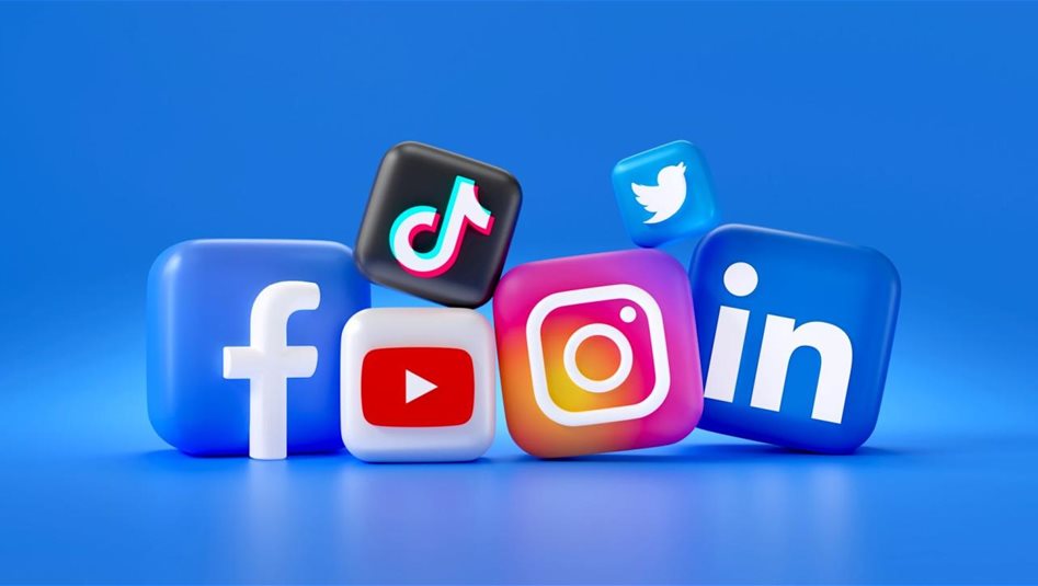 قيود في إندونيسيا على وسائل التواصل الاجتماعي لمن دون 16 عاما