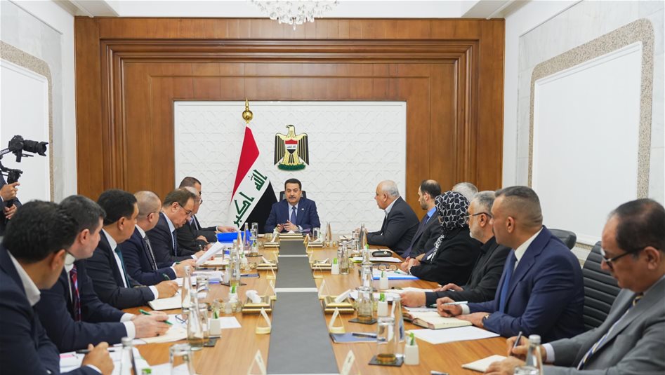 رئيس الوزراء يتوعد معرقلي التحول نحو الدفع الالكتروني 