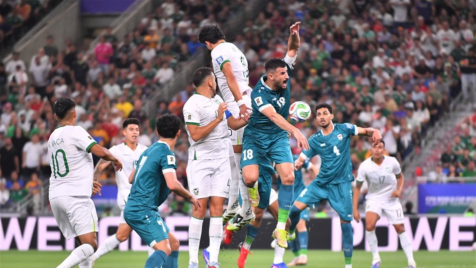 بالصور.. هكذا احتفل لاعبو المنتخب العراقي مع المدرب أرنولد