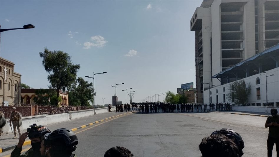 بعد السنك.. المباشرة بقطع جسر الجمهورية وساحة التحرير 