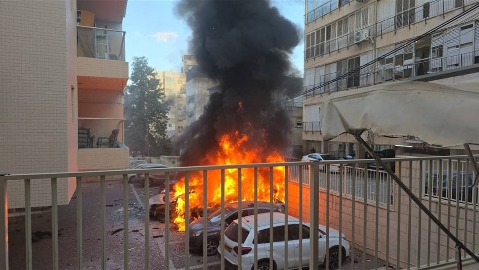 حرائق ودمار واسع.. إيران تشن هجمات صاروخية متتالية على إسرائيل