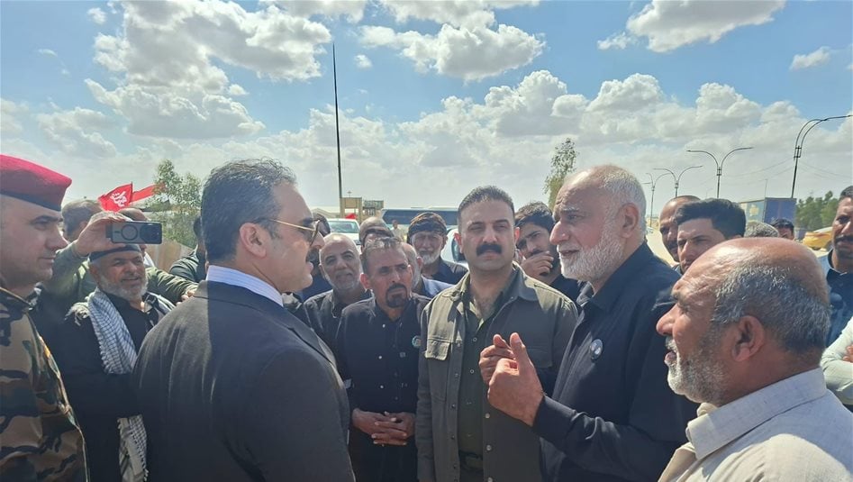 بالفيديو.. رئيس هيئة المنافذ يتفقد منفذ زرباطية للاطلاع على سير العمل والاستماع إلى مطالب المواطنين