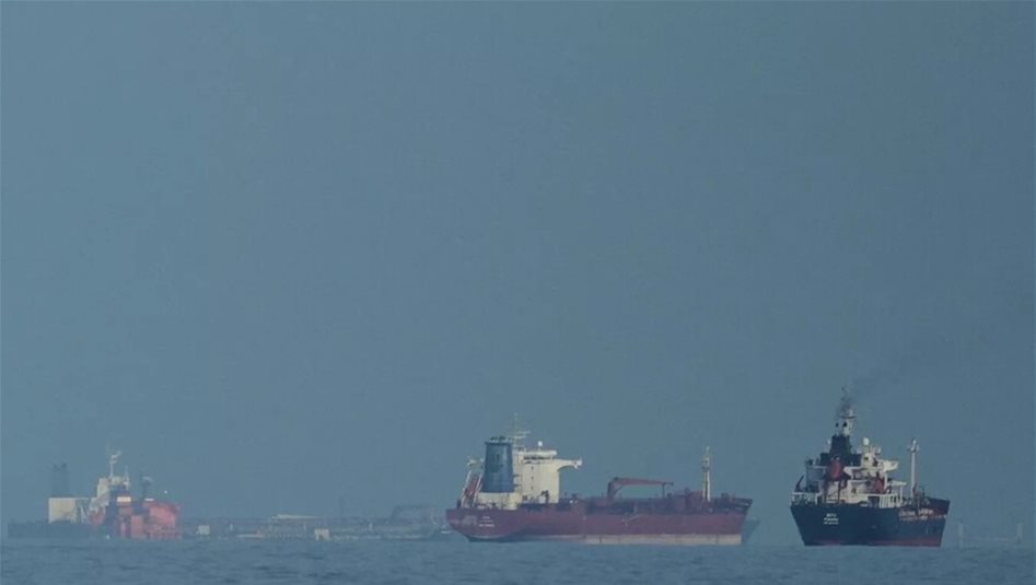 نيويورك تايمز: إيران عاجزة عن فتح مضيق هرمز بالكامل