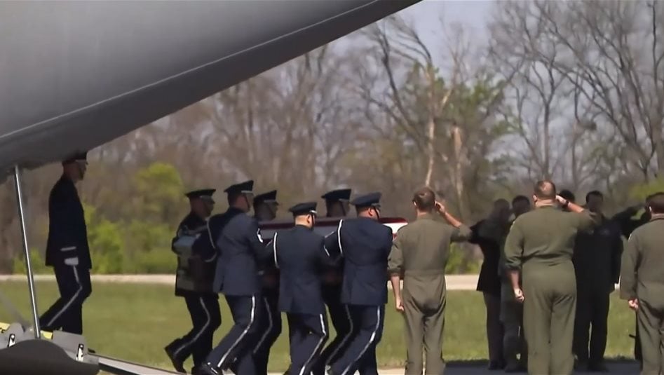 ولاية كنتاكي تستقبل جثمان جندية تحطمت طائرتها فوق العراق