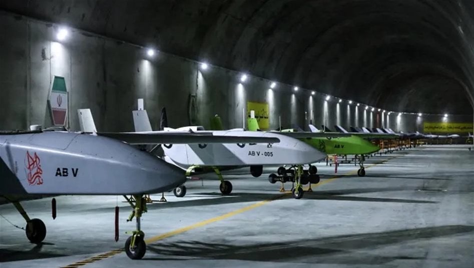 صورة بالأقمار الاصطناعية لآثار قصف على قاعدة جوية إيرانية تحت الأرض