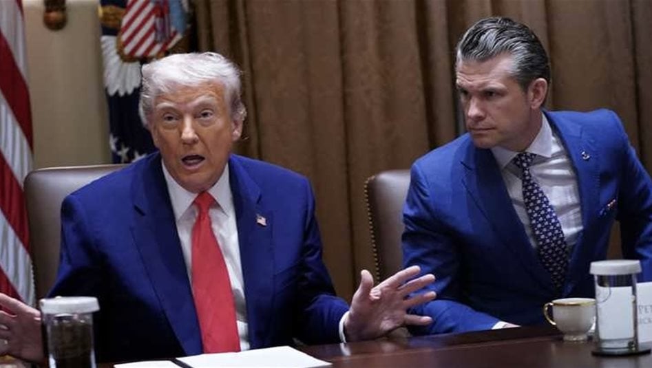 بالفيديو.. امريكيون يطردون ترامب ونائبه ووزير الحرب من احد المطاعم