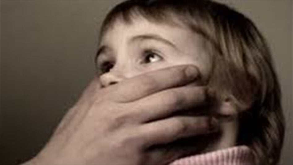 العراق – جريمة صادمة.. أم تعتدي على طفليها بالوسادة!