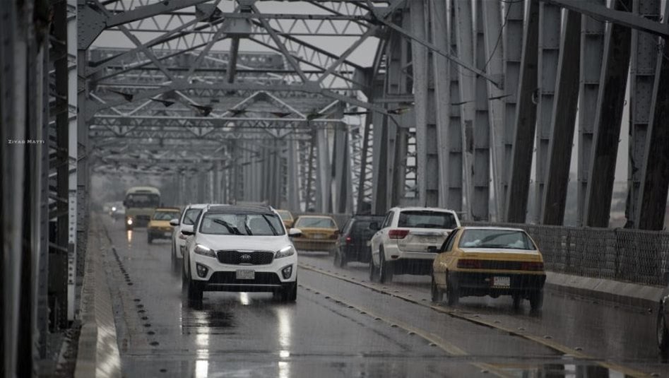 الحالة الجوية تكشر عن انيابها.. أمطار وعواصف وغبار في يوم واحد