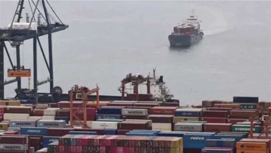 ناقلات إيرانية تغادر عبر هرمز لأول مرة منذ الحصار