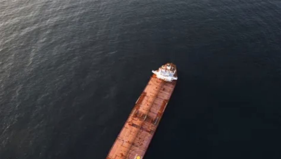 ارتباك في هرمز: ناقلات النفط تختبر العبور وسط تضارب إيراني