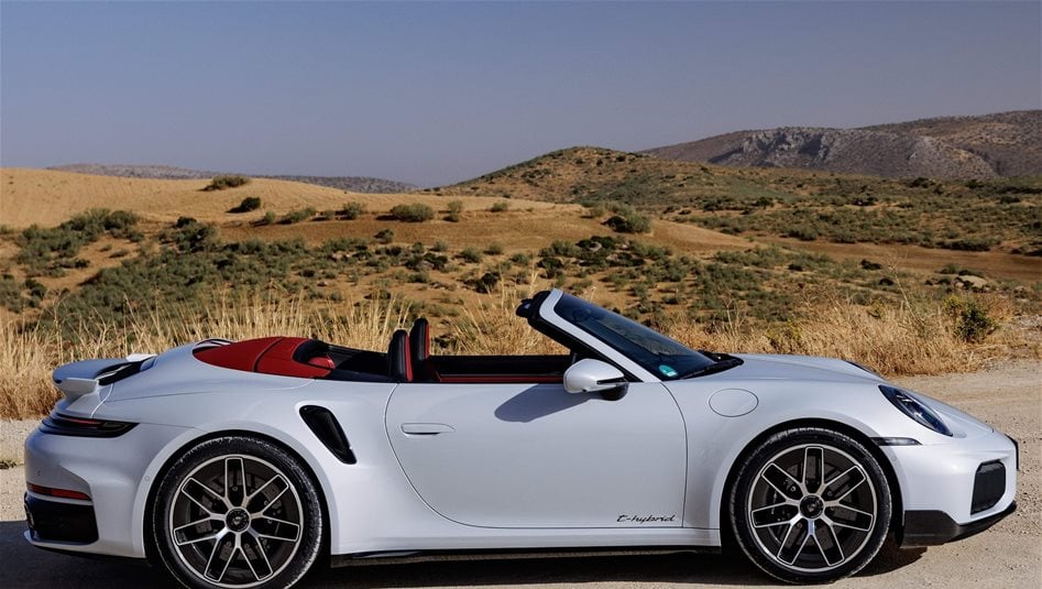 الوحش الصامت… 911 توربو S تعلن نهاية العصر الميكانيكي