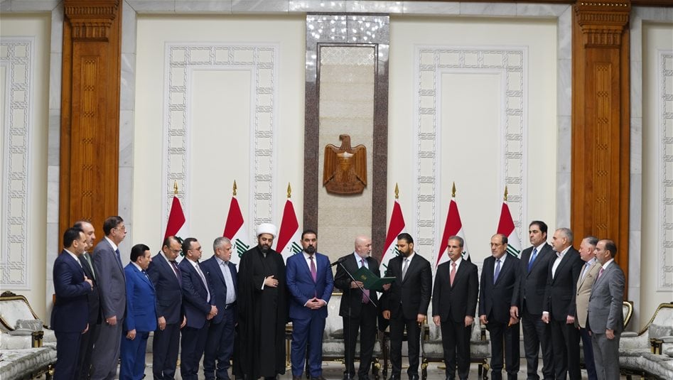 رئيس الجمهورية يكلف الزيدي بتشكيل الحكومة الجديدة