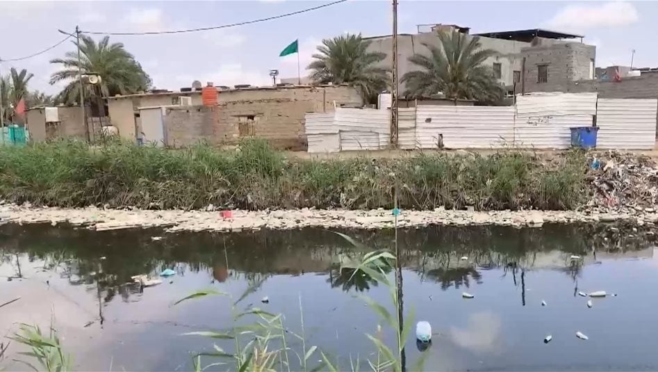  النفايات والأوبئة تحاصر منطقة الحوامد.. هل سقطت البصرة من حسابات الحكومة المحلية؟  