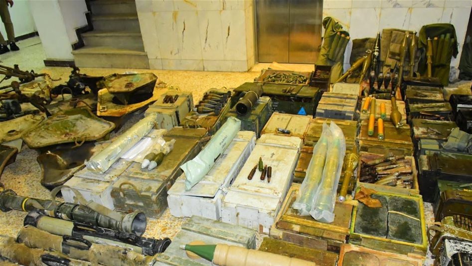 القبض على متهمين وضبط أسلحة وأموال عائدة الى (ابو درع) في بغداد 