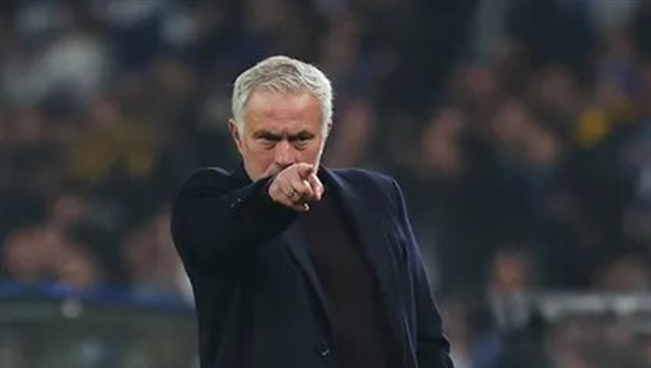 مورينيو ينفي مفاوضات ريال مدريد: لا اتصالات وأركّز على بنفيكا 