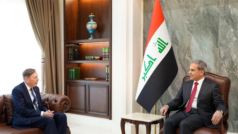 Irak Yargıcı Zeydan, Petraeus'a Irak'taki Çalışmaları İçin Teşekkür