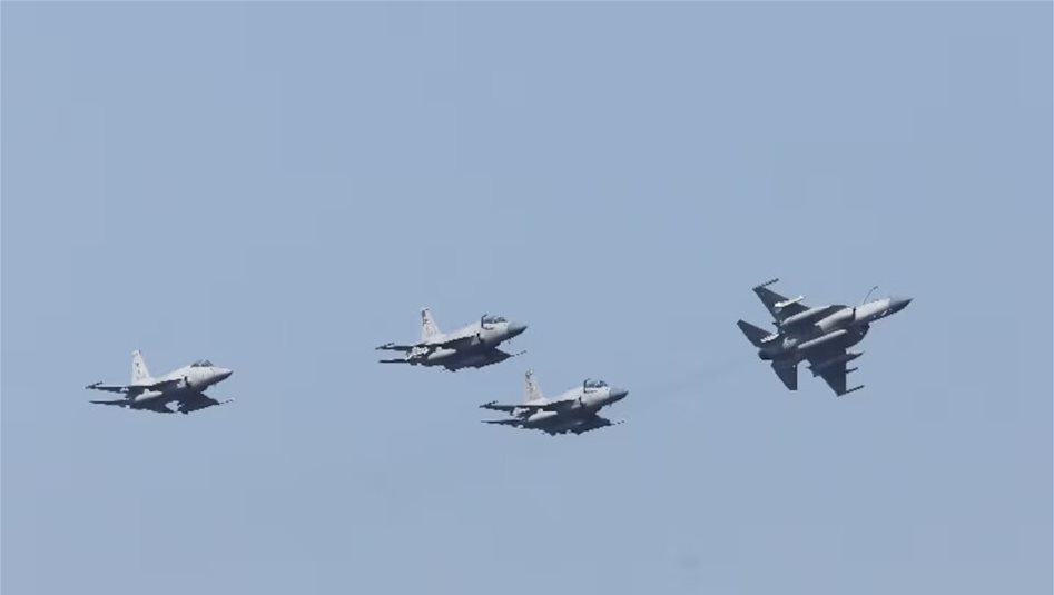 خلال حرب ايران.. باكستان تنشر 8 الاف جندي وطائرات مقاتلة في السعودية