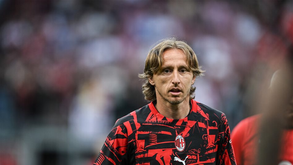 بعد رحلة استثنائية.. لوكا مودريتش يقرر تعليق حذائه دولياً بعد مونديال 2026 