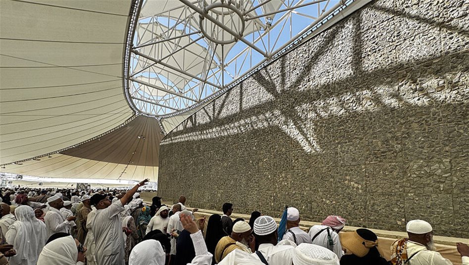 إصابة حاج صيني خلال رمي الجمرات: أنا لست شيطانا