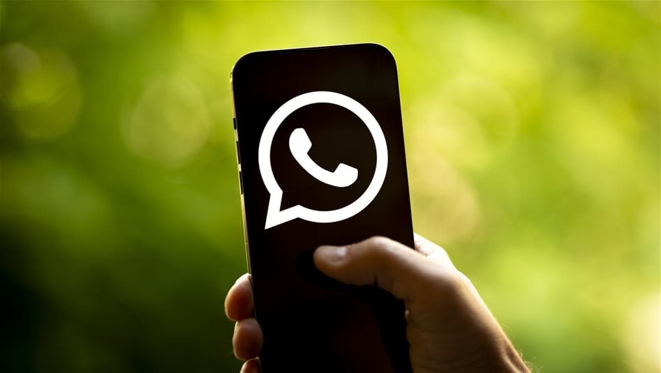WhatsApp denies claim that background colors reveal relationship status