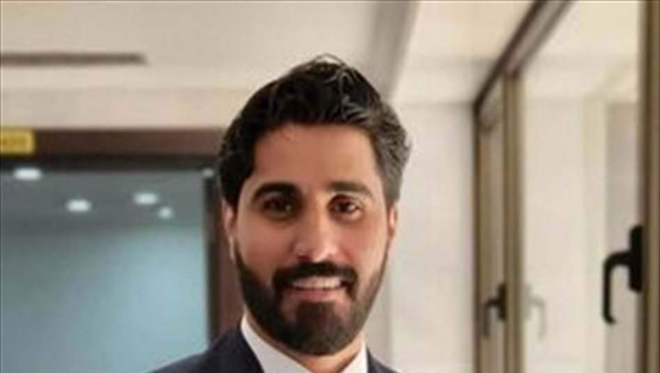 بالوثيقة.. الزيدي يوافق على طلب ربيع نادر باعفائه من إدارة مكتبه الإعلامي 