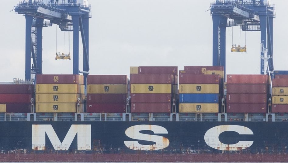 العراق – تؤكد شركة MSC العالمية تعرض سفينتها لهجوم بصاروخين في ميناء أم قصر العراق – تؤكد شركة MSC العالمية تعرض سفينتها لهجوم بصاروخين في ميناء أم قصر